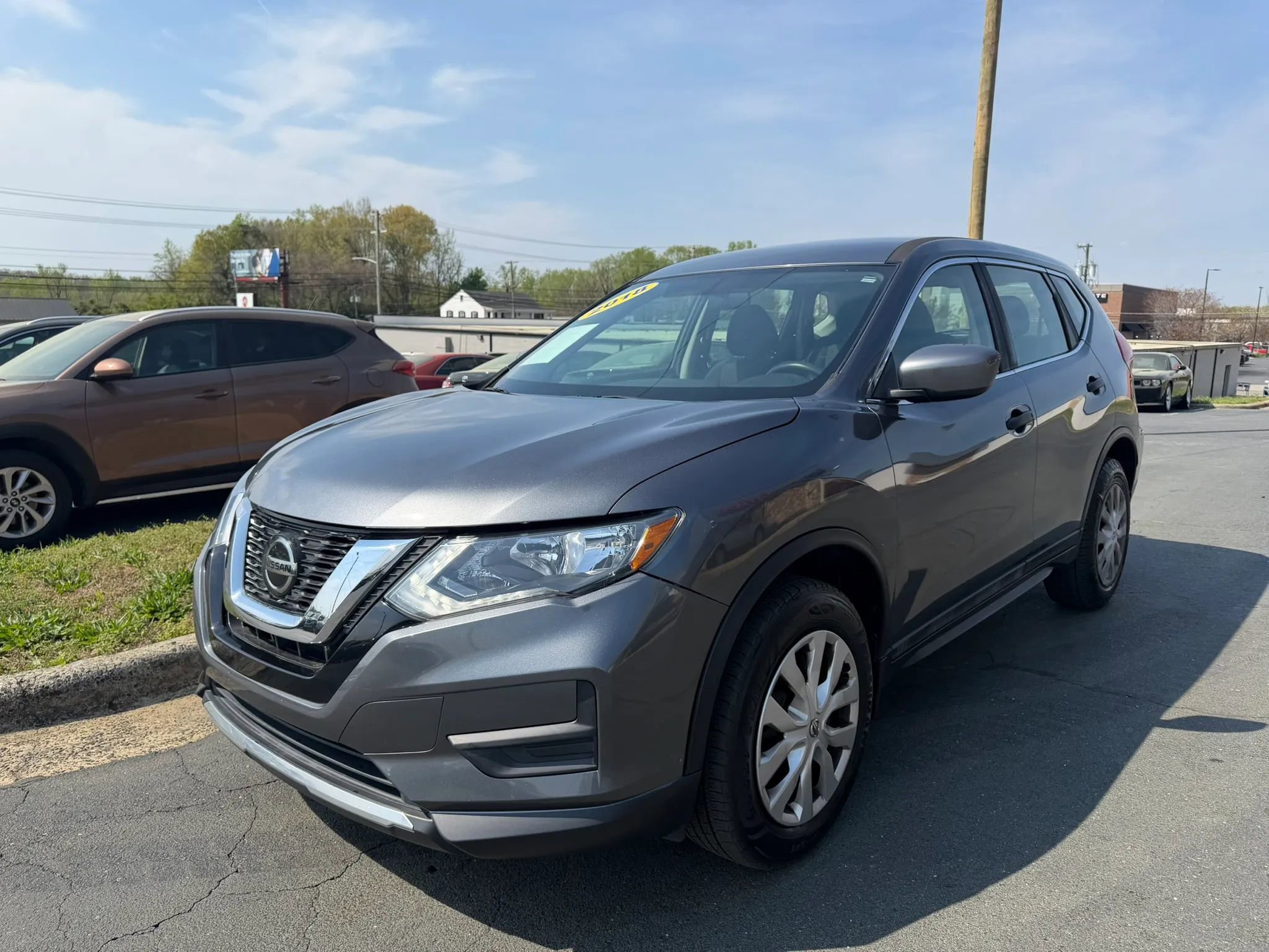 Used 2018 Nissan Rogue S AWD/4WD image 3