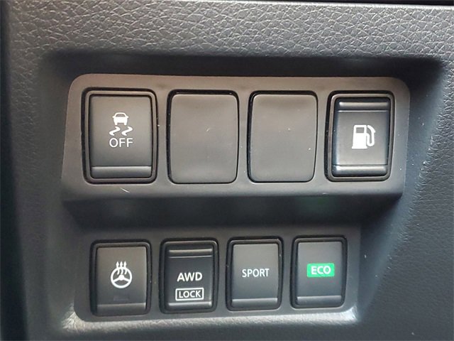 Used 2020 Nissan Rogue S image 18