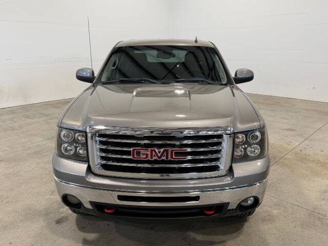 Used 2012 GMC Sierra 1500 SLE w/ All-Terrain Package AWD/4WD image 4