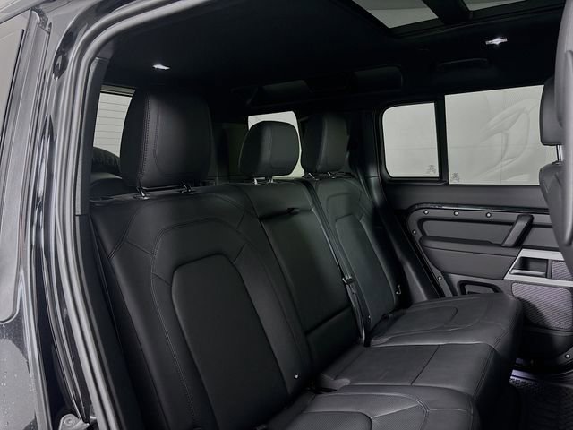 Used 2024 Land Rover Defender 110 S image 27