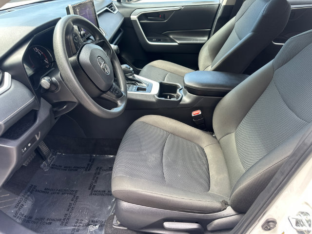 Certified 2025 Toyota RAV4 LE AWD/4WD image 31