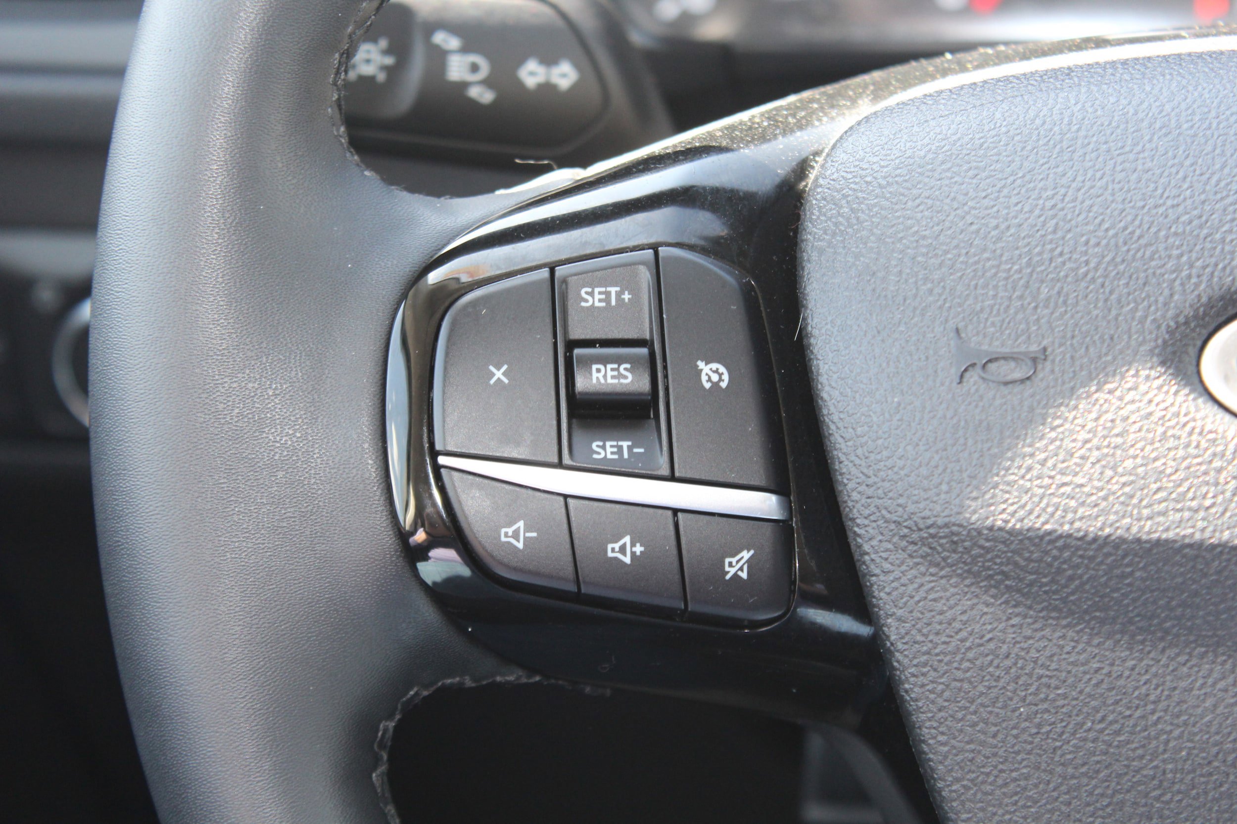 Used 2022 Ford Escape SEL AWD/4WD image 8