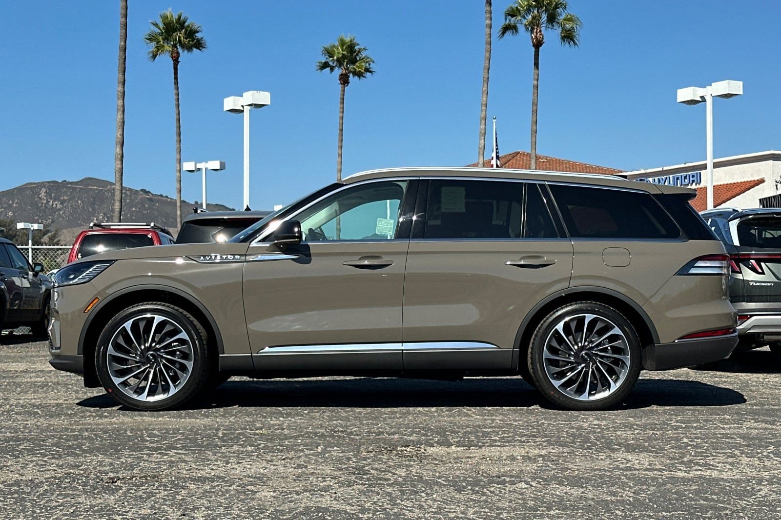 New 2025 Lincoln Aviator Reserve w/ Equipment Group 201A image 6