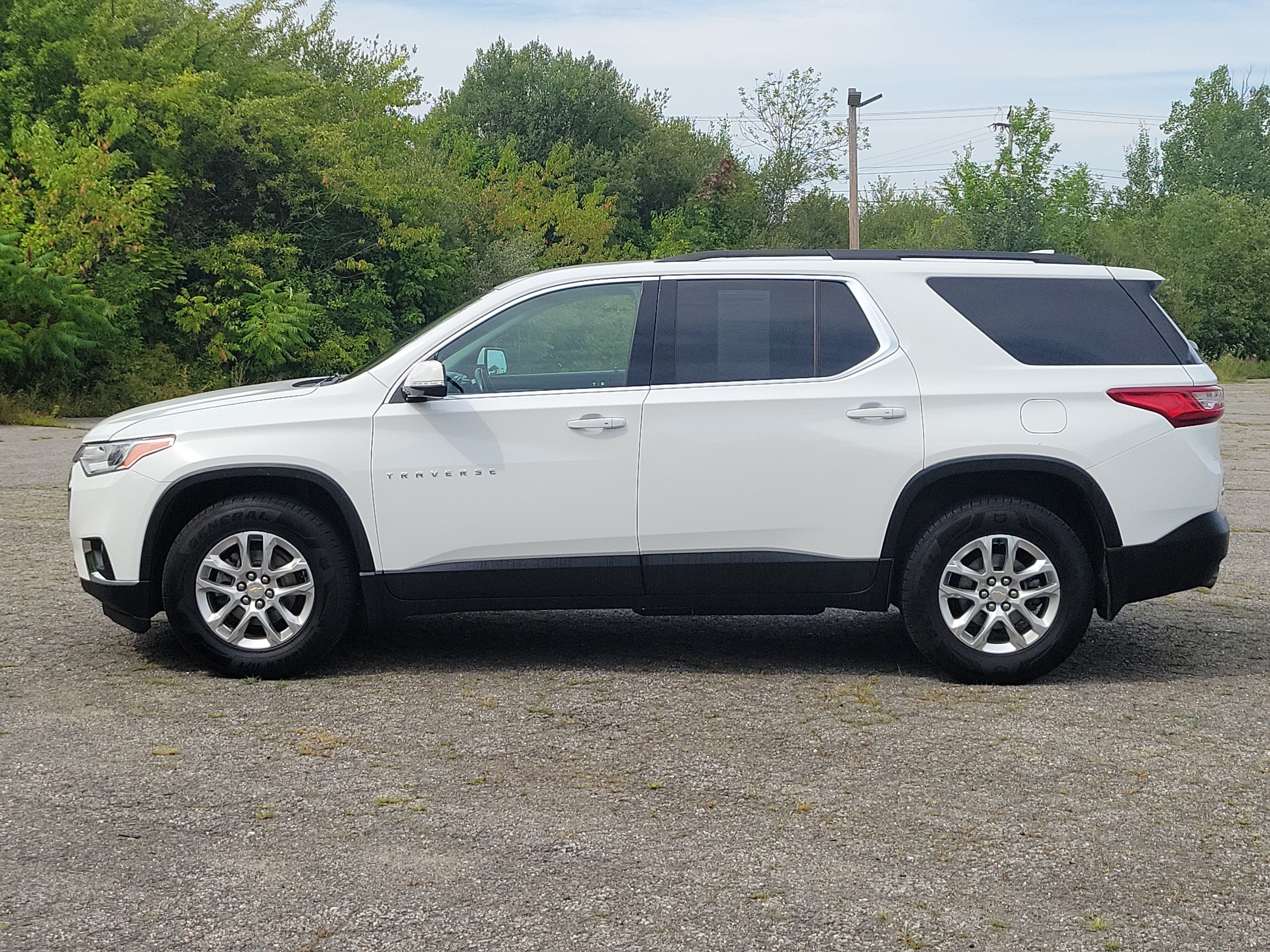 Used 2019 Chevrolet Traverse LT w/ LPO, Floor Liner Package AWD/4WD image 8