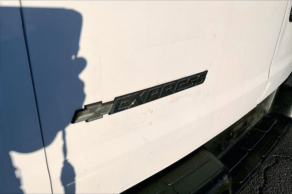 Used 2022 Chevrolet Express 2500 Extended w/ Driver Convenience Package image 12