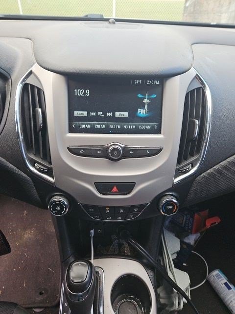 Used 2018 Chevrolet Cruze LS FWD image 11