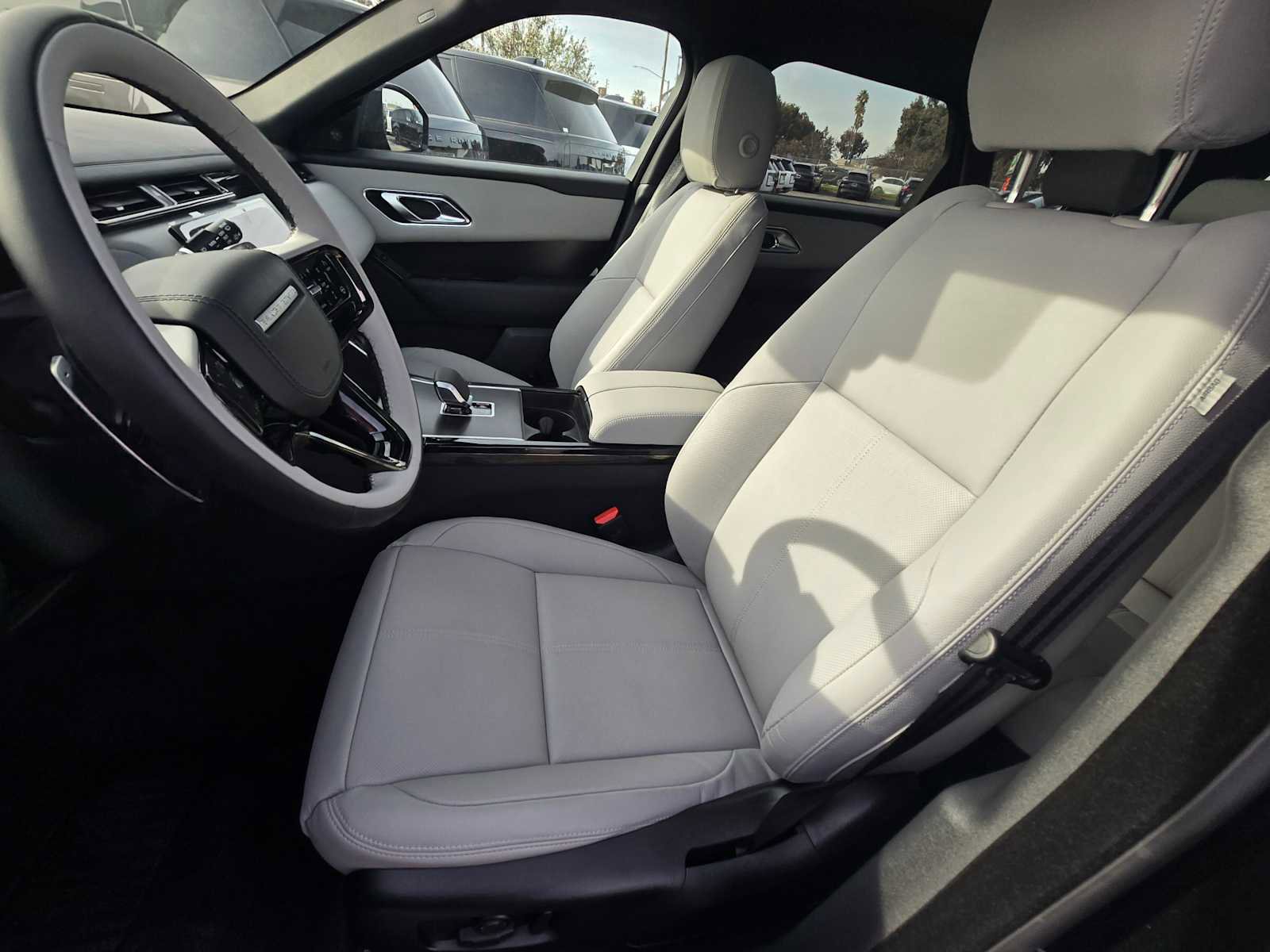 New 2026 Land Rover Range Rover Velar Dynamic SE image 24