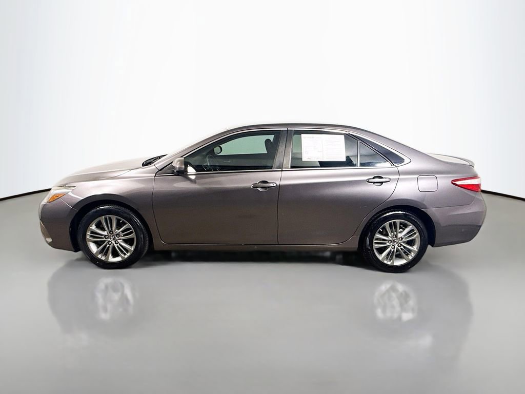Used 2015 Toyota Camry SE FWD image 4