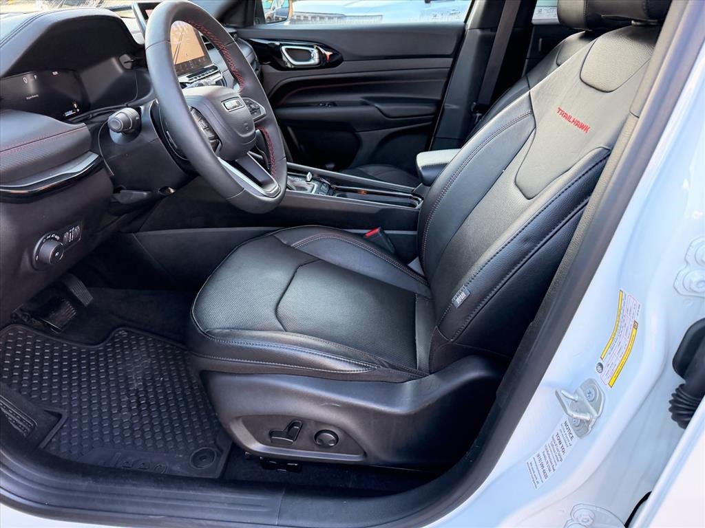 Used 2024 Jeep Compass Trailhawk w/ Trailhawk Elite Group image 12