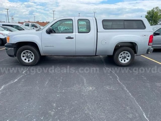 Used 2013 GMC Sierra 1500 W/T AWD/4WD image 4