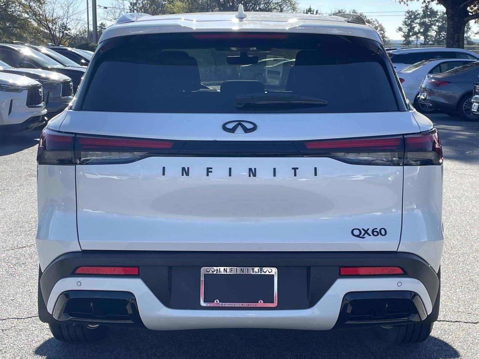 Certified 2025 INFINITI QX60 Luxe w/ Black Edition image 3