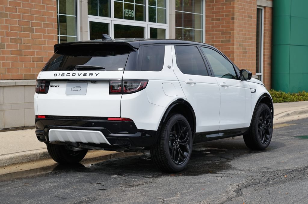 New 2026 Land Rover Discovery Sport Landmark AWD/4WD image 6