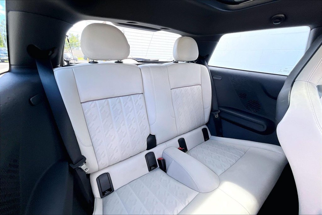 Used 2025 MINI Cooper 2-Door Hardtop FWD image 27