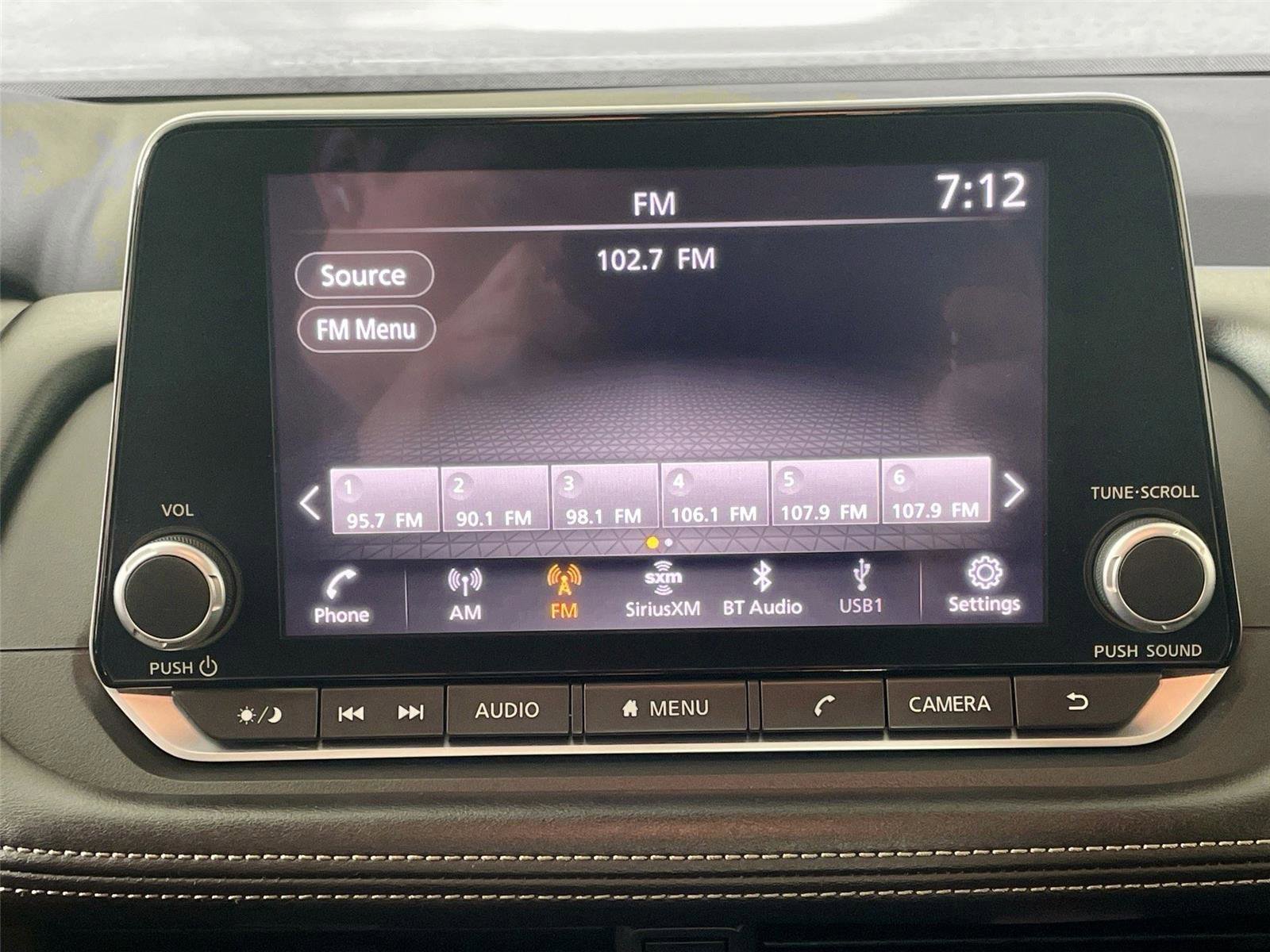 Used 2025 Nissan Rogue SV AWD/4WD image 7