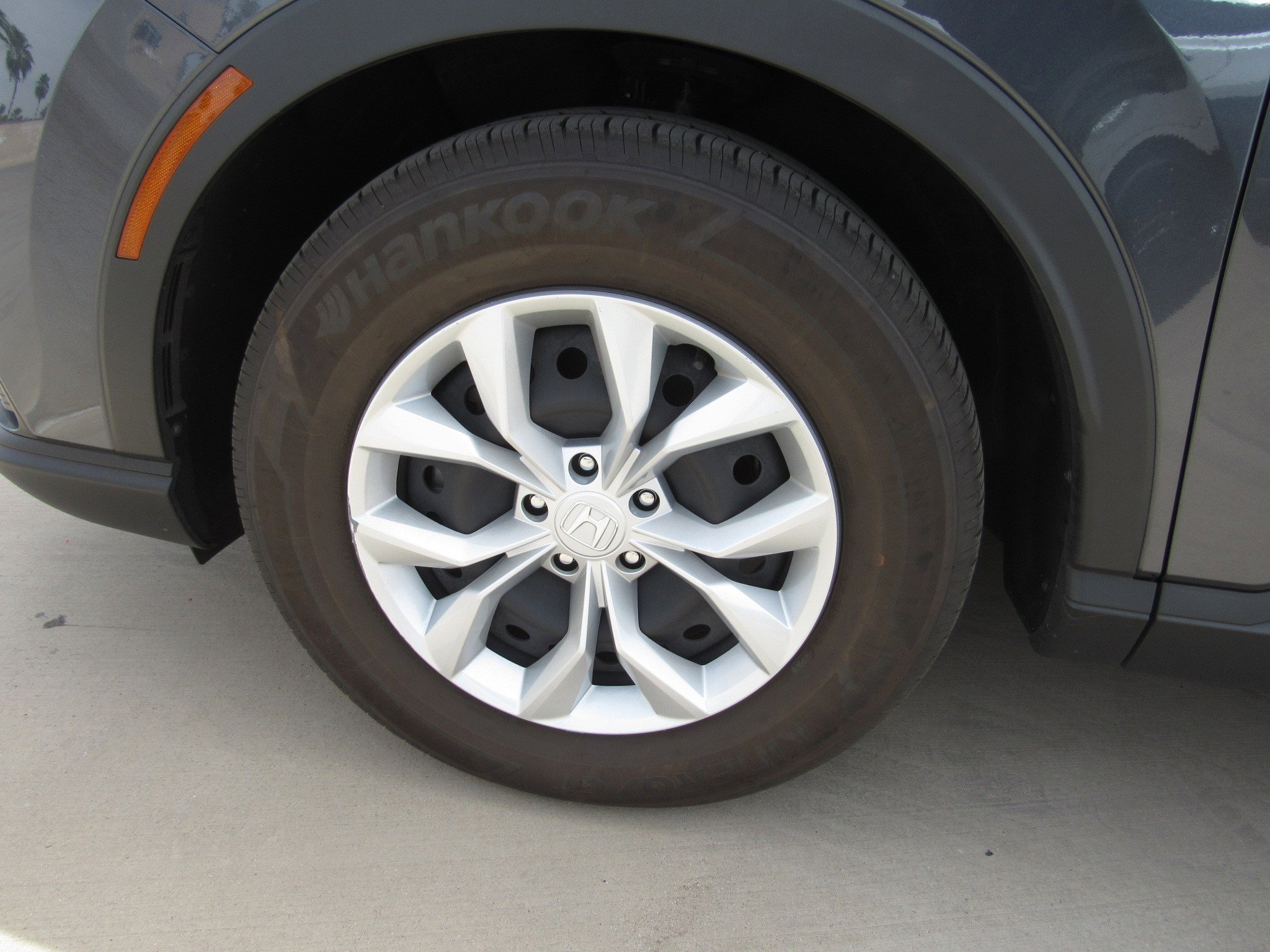 Used 2024 Honda CR-V LX image 5