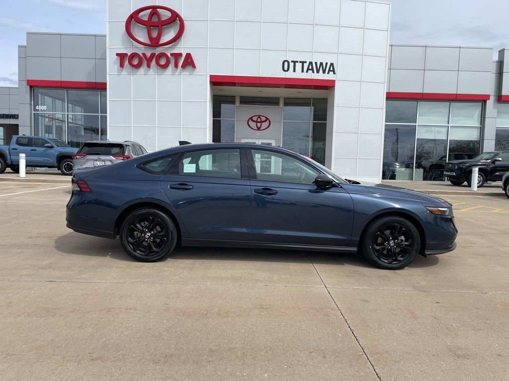 Used 2025 Honda Accord SE image 5