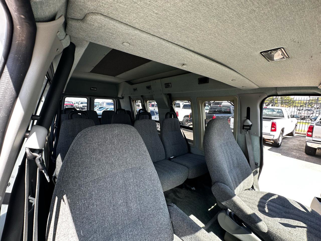 Used 2004 Ford E-250 and Econoline 250 Extended RWD image 67
