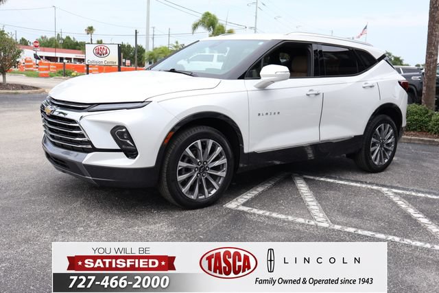 Used 2024 Chevrolet Blazer Premier w/ Enhanced Convenience Package FWD image 3