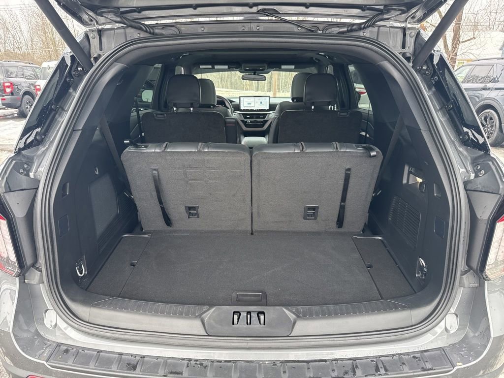 Used 2025 Ford Explorer ST-Line image 17