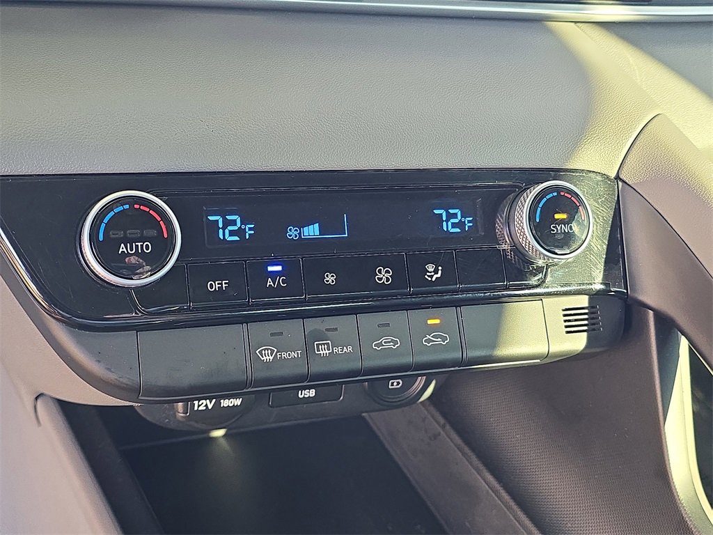 Used 2023 Hyundai Elantra SEL image 20