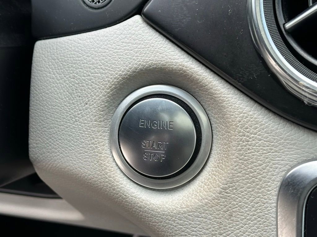 Used 2018 Mercedes-Benz GLA 250 4MATIC image 31