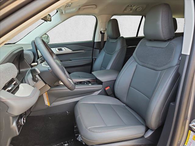 New 2026 Ford Explorer Active w/ Active Comfort Package AWD/4WD image 4