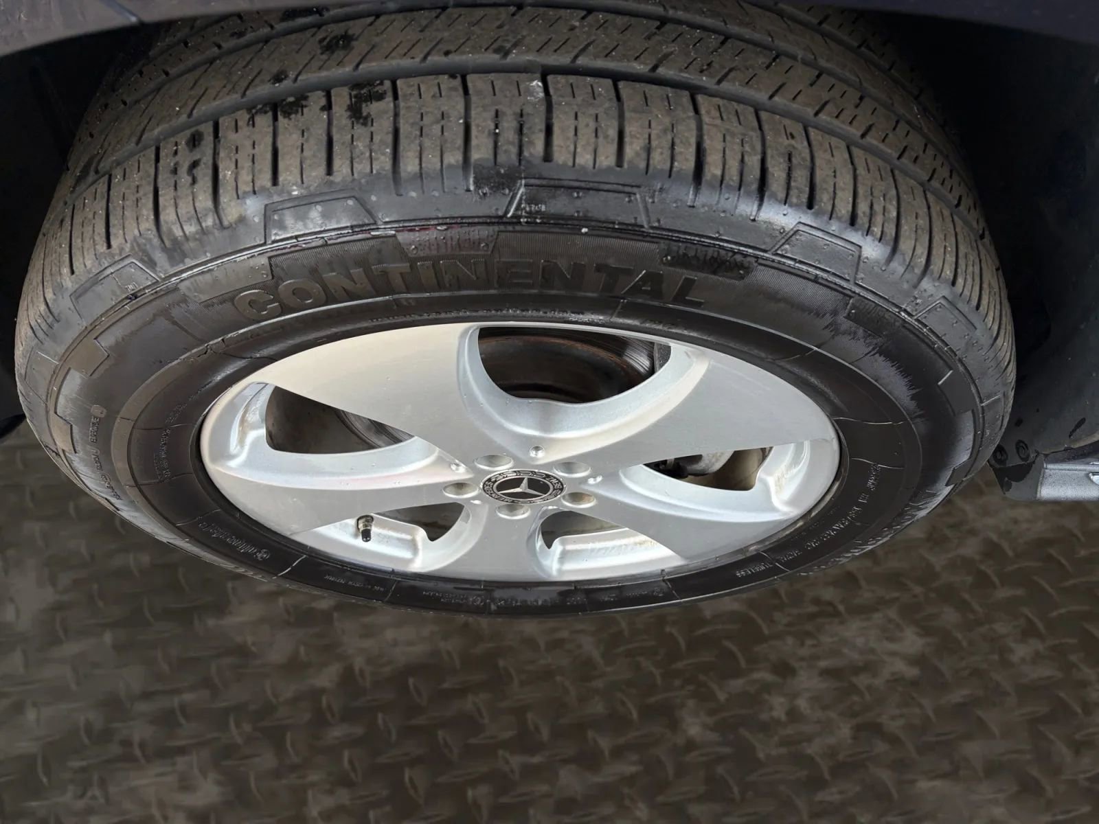 Used 2018 Mercedes-Benz GLS 450 4MATIC image 35