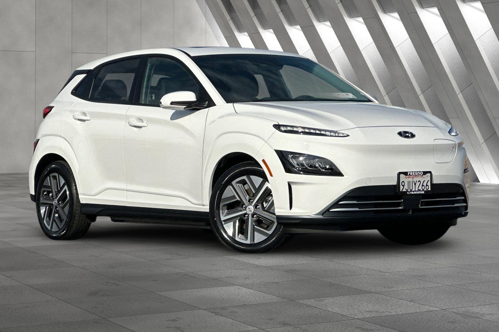 Used 2023 Hyundai Kona Limited w/ Cargo Package image 2