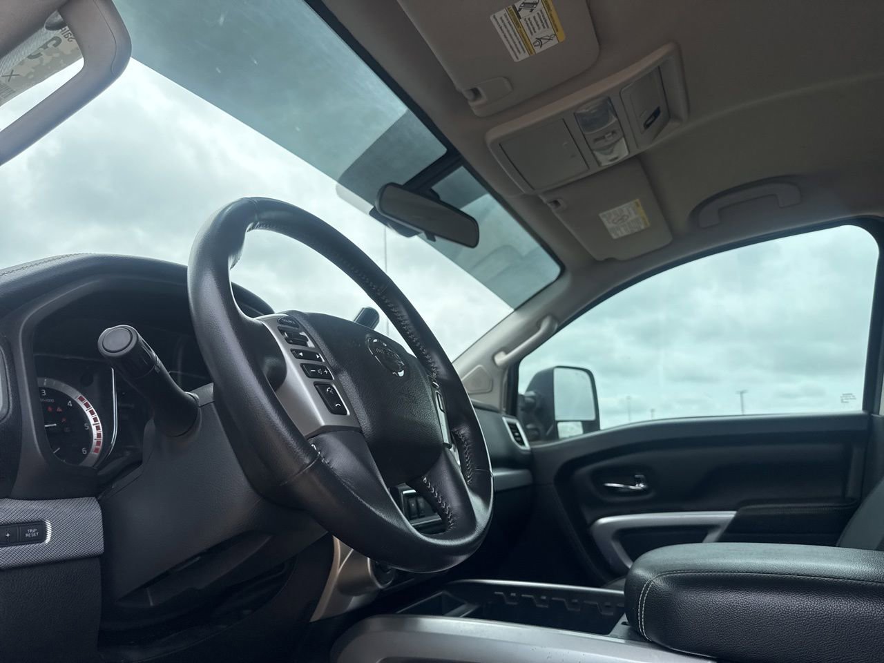 Used 2016 Nissan Titan PRO-4X AWD/4WD image 41