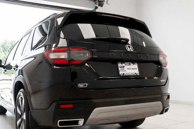 Used 2024 Honda Pilot Touring image 9