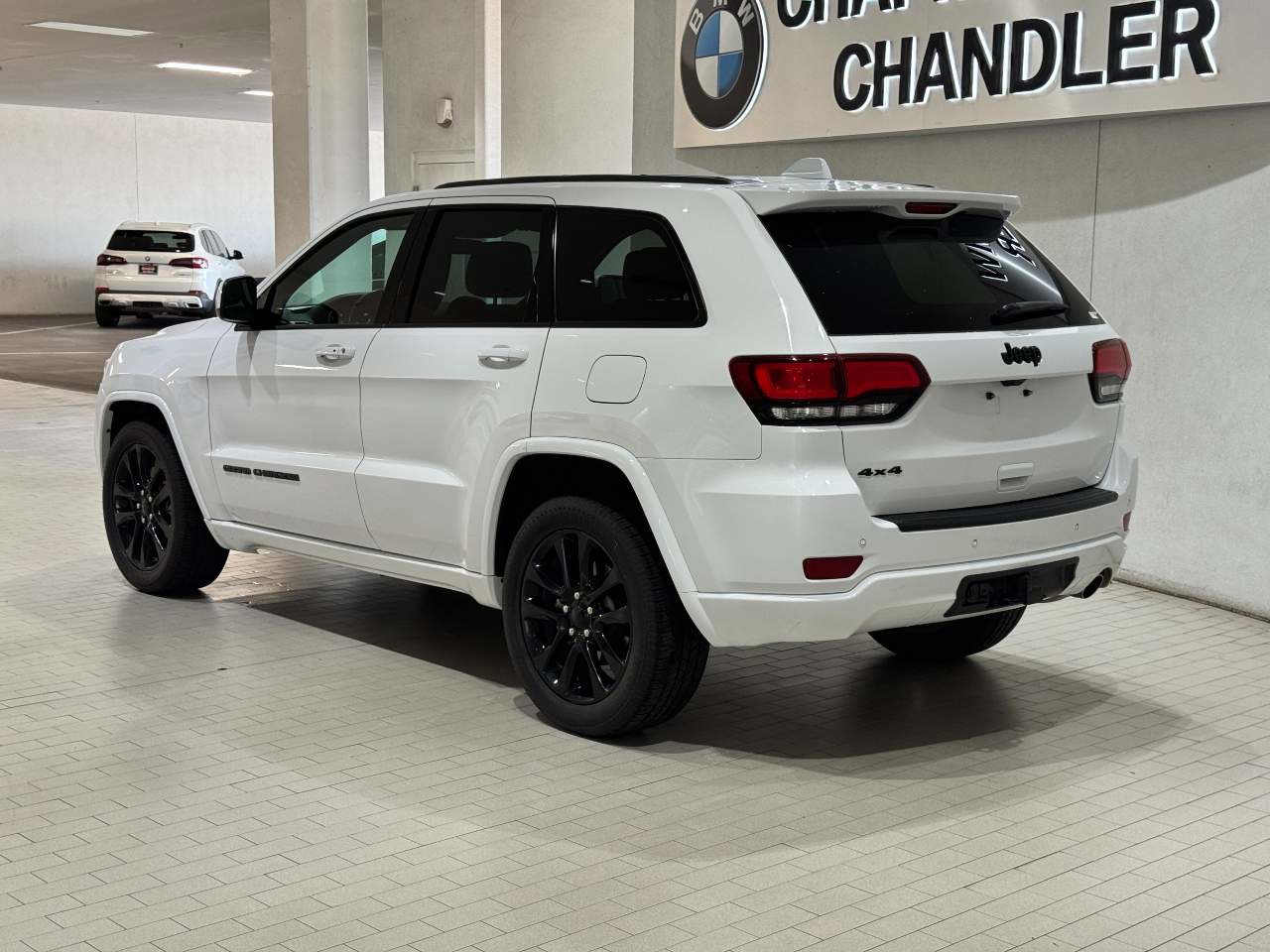 Used 2021 Jeep Grand Cherokee Laredo X AWD/4WD image 5
