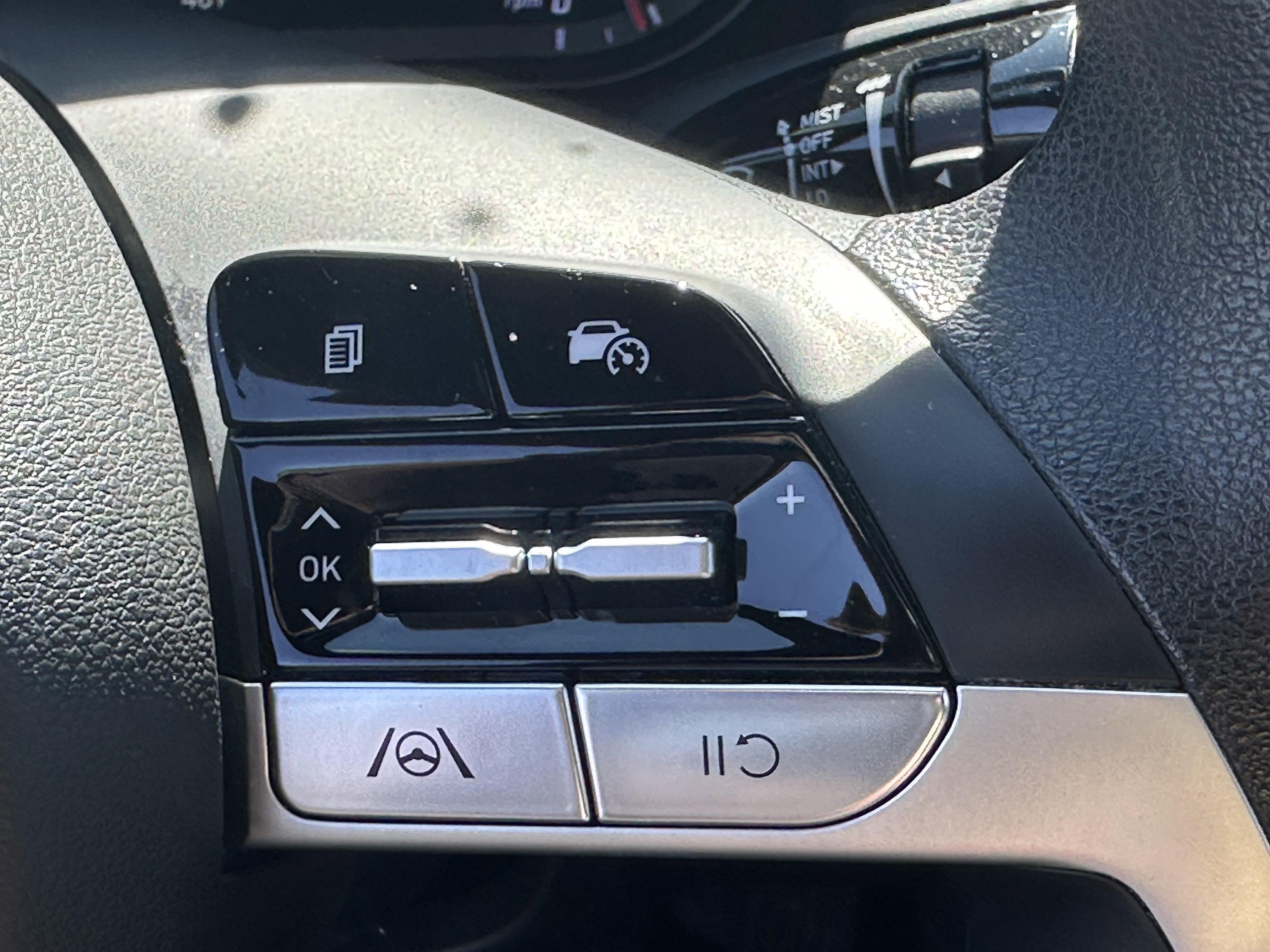 Used 2024 Hyundai Santa Cruz SEL FWD image 26