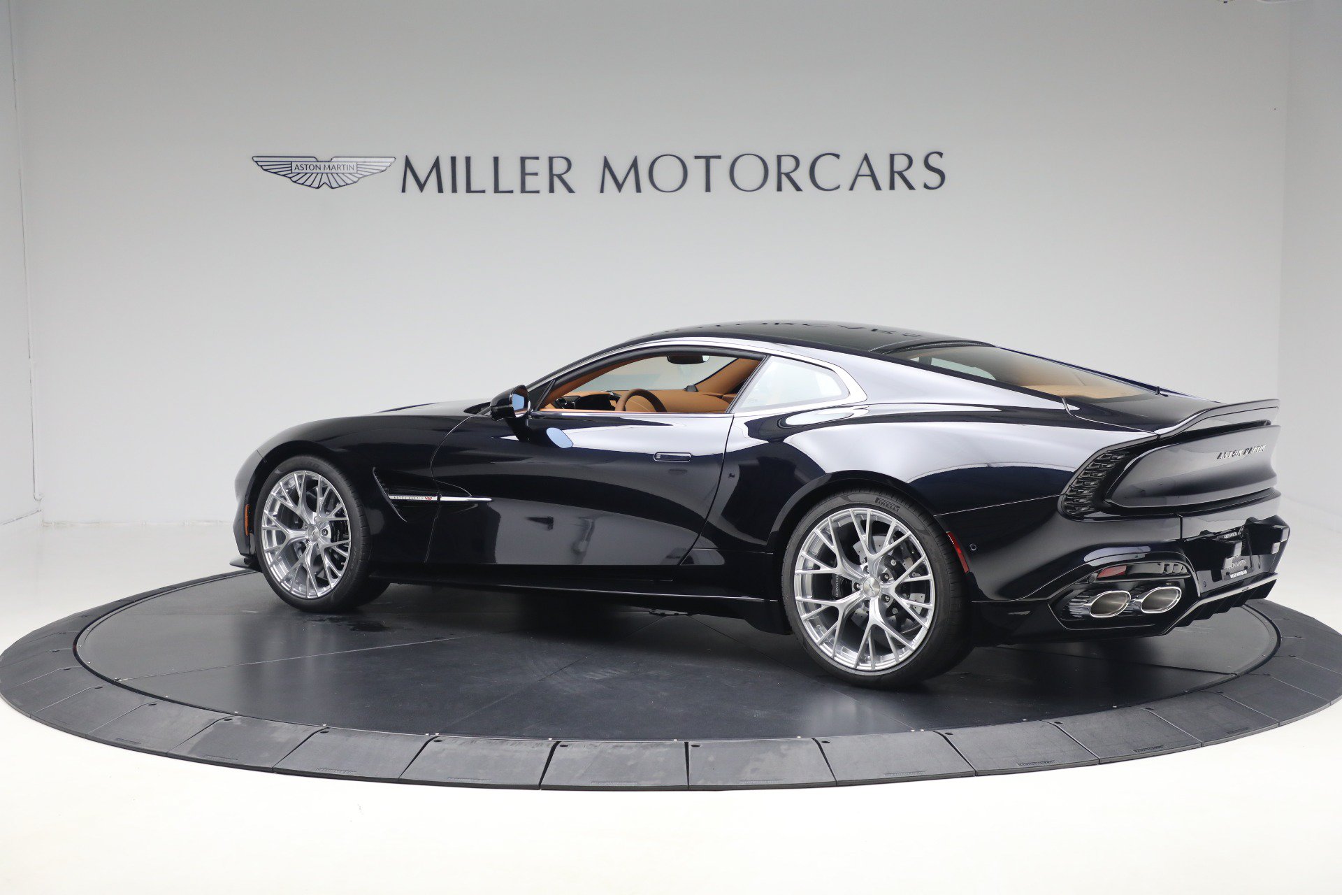 New 2026 Aston Martin Vanquish RWD image 4
