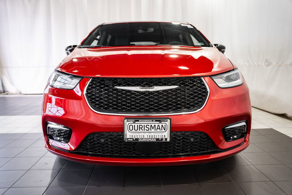 New 2026 Chrysler Pacifica Select image 2