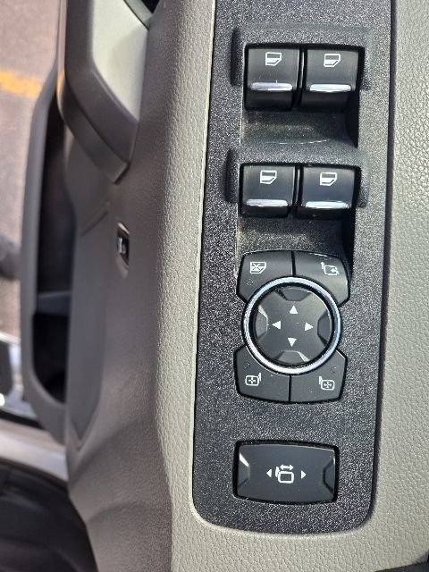Used 2019 Ford F250 XLT w/ XLT Premium Package AWD/4WD image 13