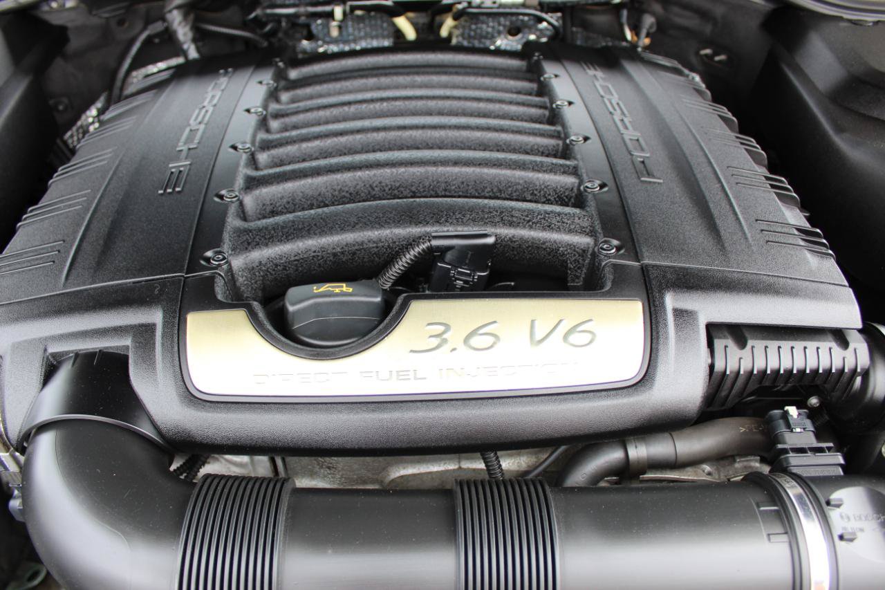 Used 2016 Porsche Cayenne AWD/4WD image 36