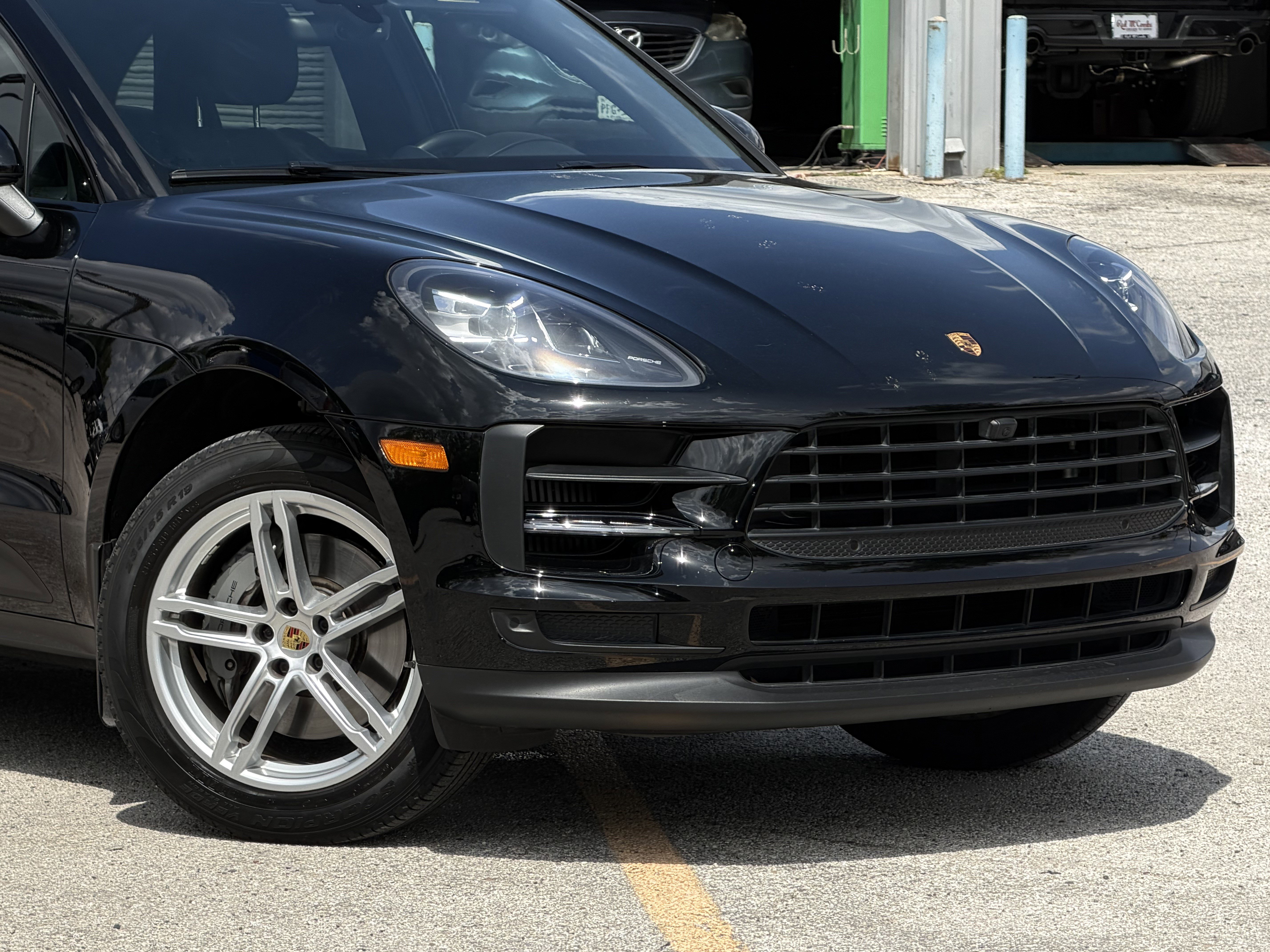 Used 2021 Porsche Macan S AWD/4WD image 2