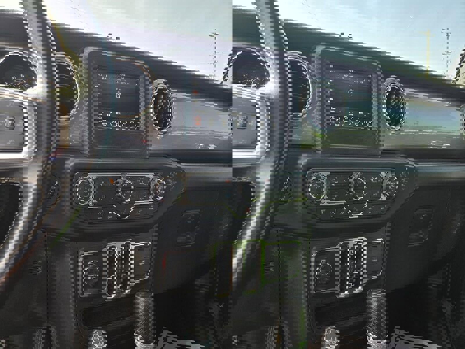 Used 2020 Jeep Wrangler Unlimited Sahara image 15