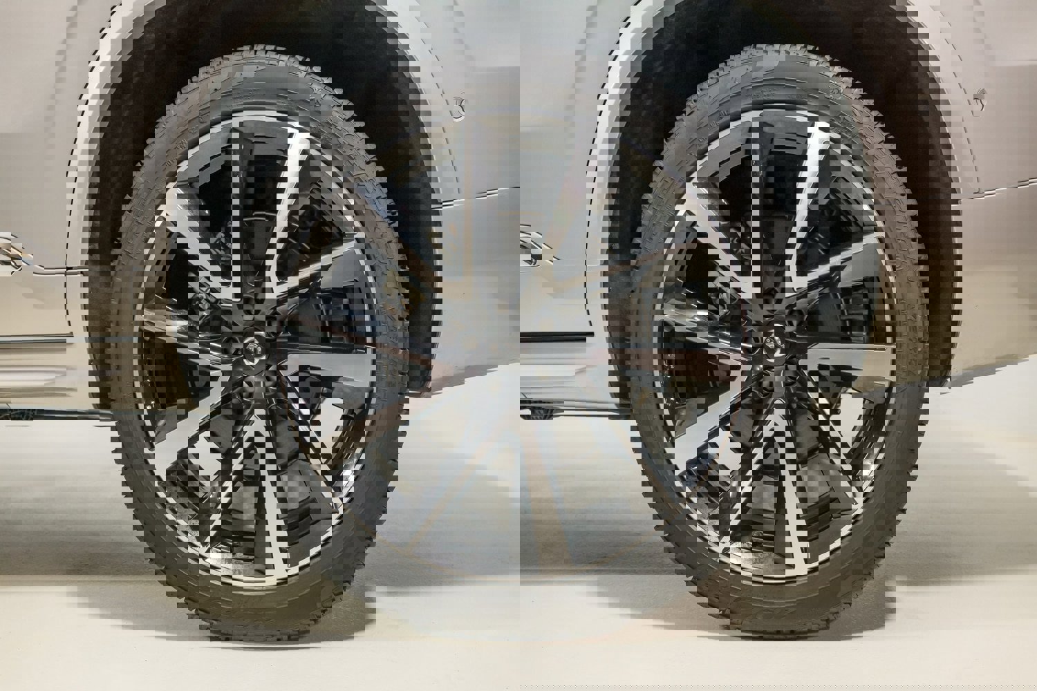 Used 2024 Volvo XC90 B5 Plus image 12