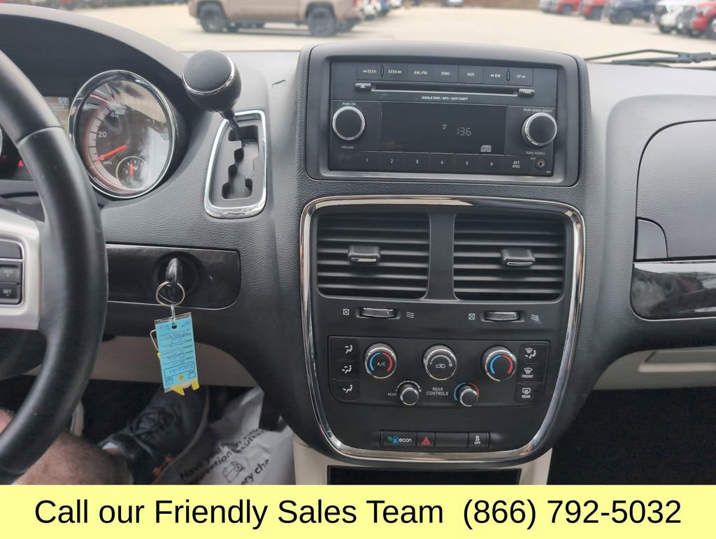 Used 2014 Dodge Grand Caravan SXT w/ Rear Park Assist Package image 19