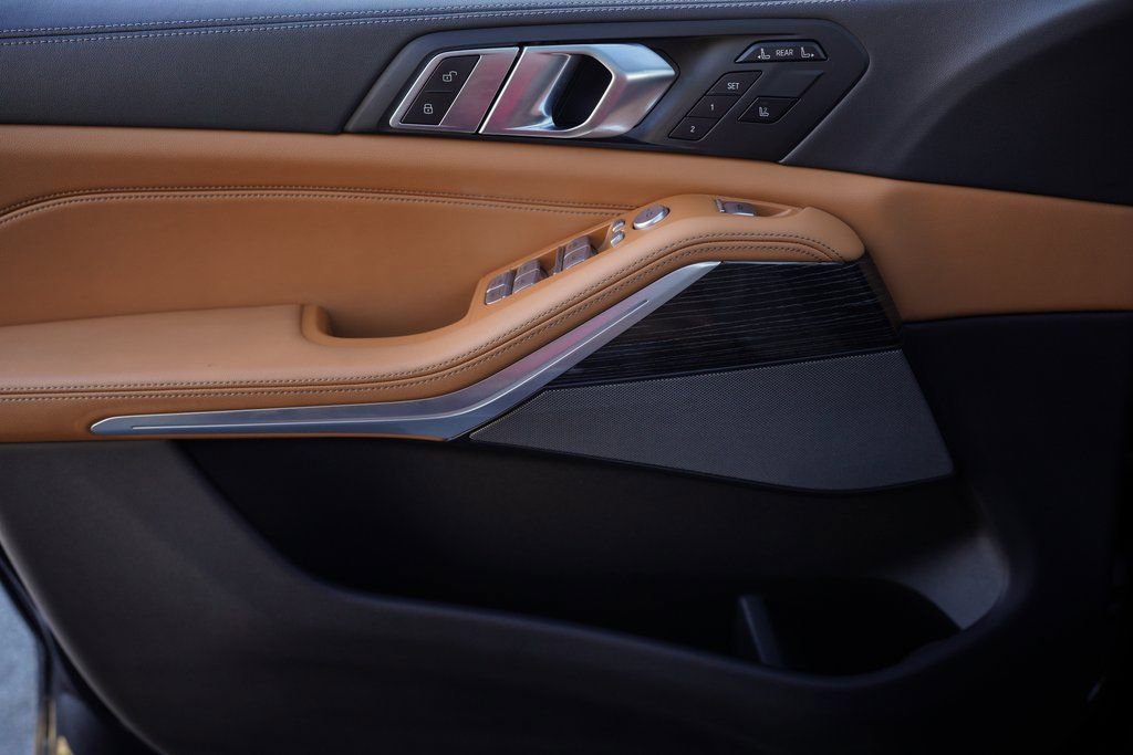 Used 2023 BMW X7 xDrive40i w/ M Sport Package image 38