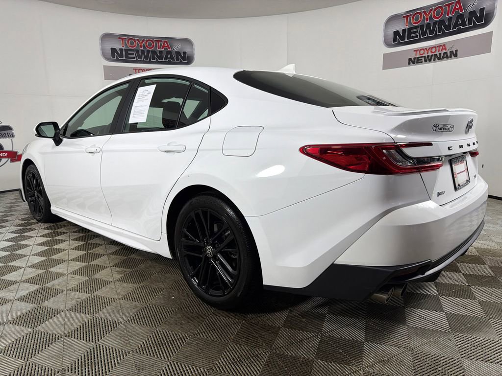 Used 2025 Toyota Camry SE w/ Convenience Package image 5