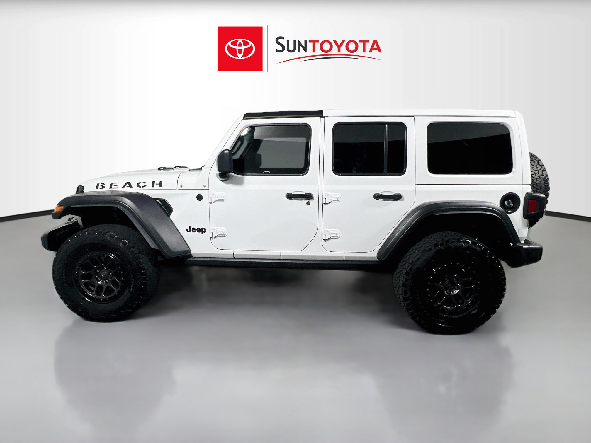 Used 2022 Jeep Wrangler Unlimited Sport w/ Xtreme Recon 35" Tire Package AWD/4WD image 7