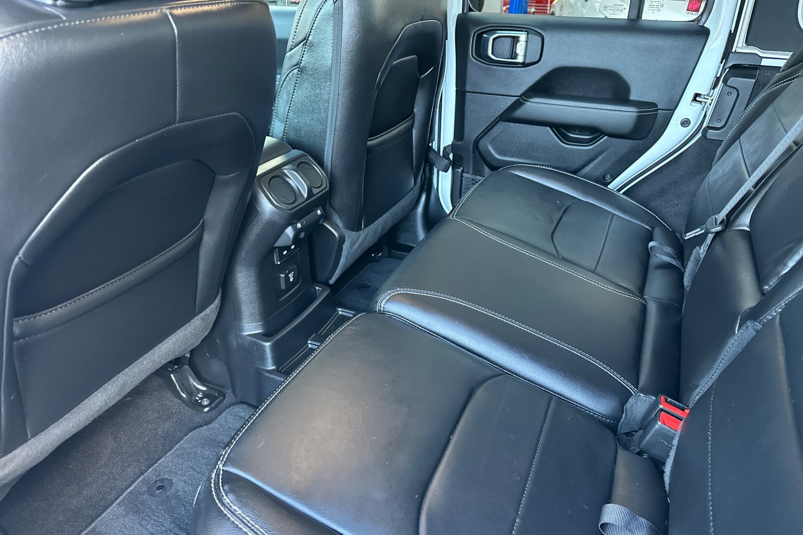 Used 2021 Jeep Wrangler Unlimited Sahara w/ Cold Weather Group image 13