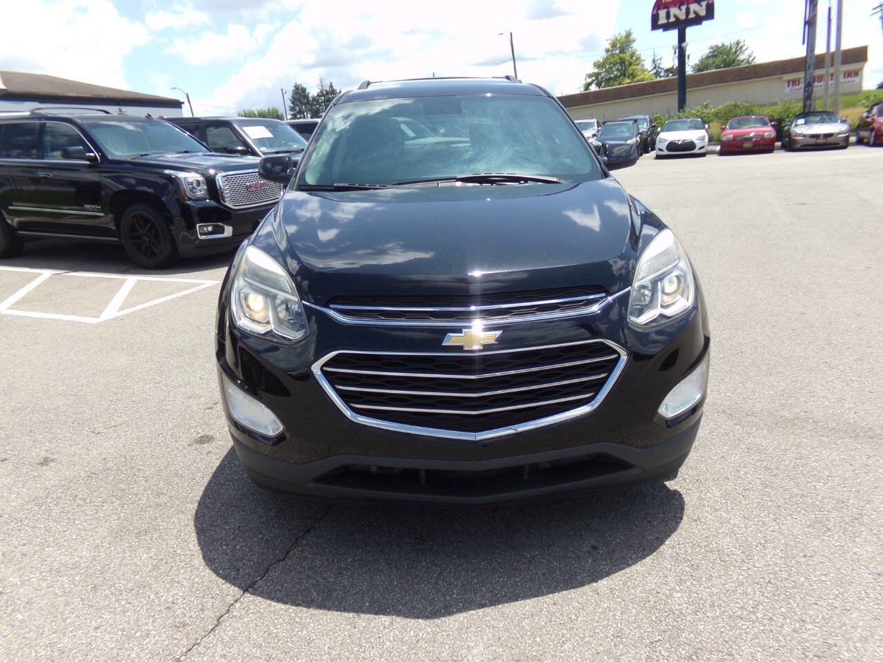 Used 2017 Chevrolet Equinox LT w/ Convenience Package image 2