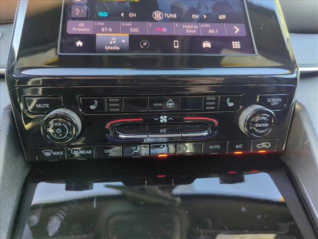 New 2025 Jeep Grand Cherokee Altitude image 14