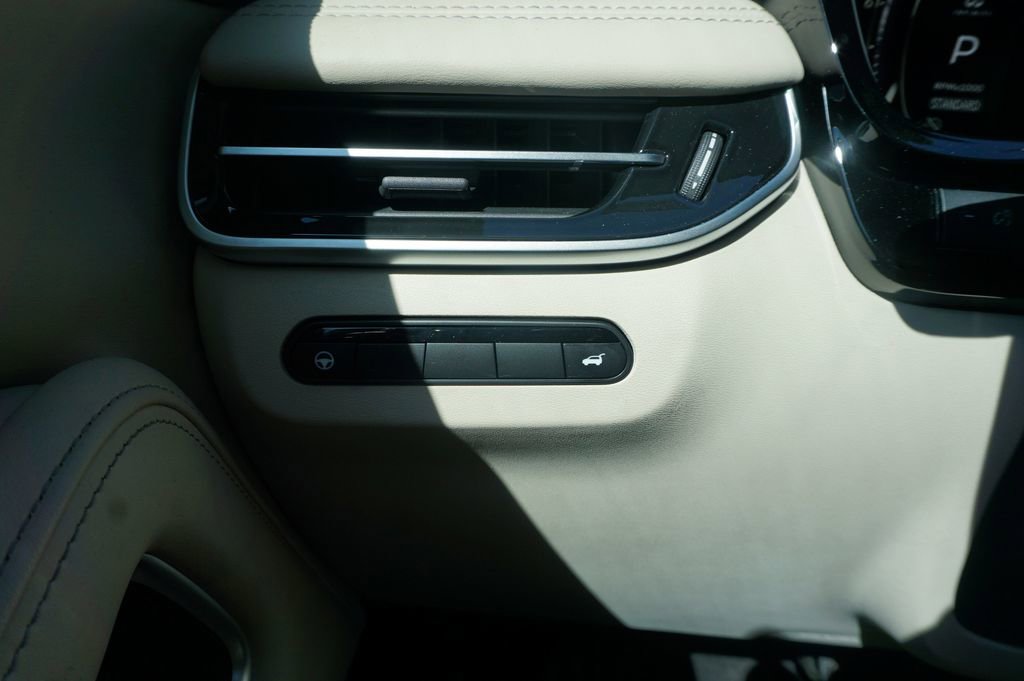 Used 2023 INFINITI QX60 Luxe w/ Performance Audio Package image 5