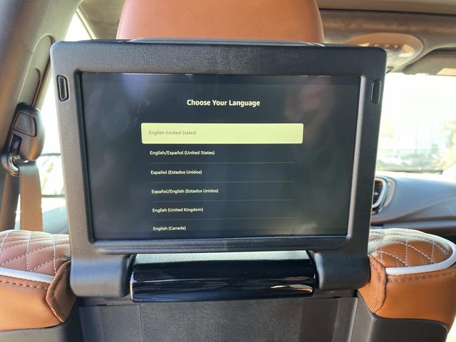 New 2026 Chrysler Pacifica Pinnacle w/ Trailer Tow Group FWD image 18