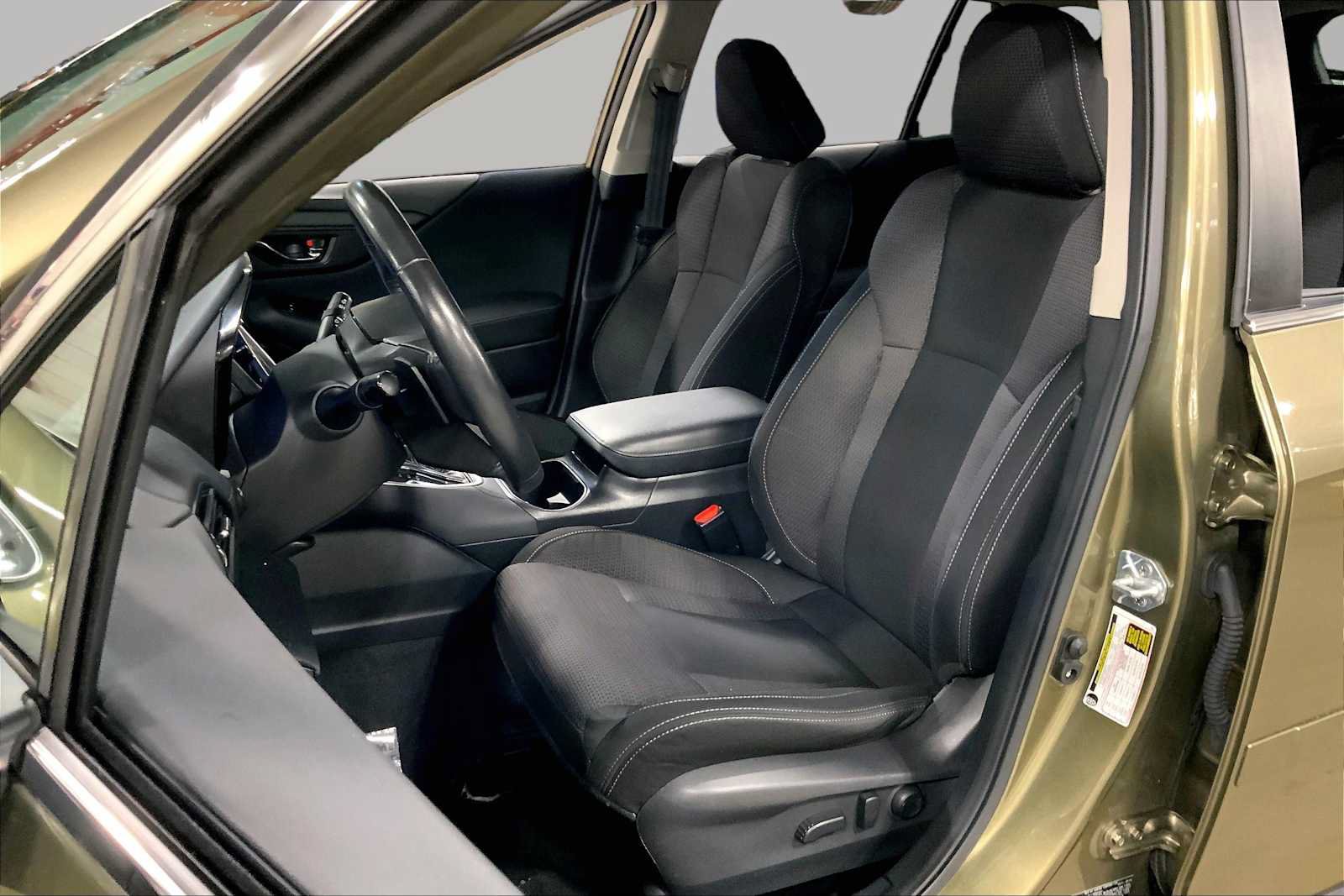 Used 2024 Subaru Outback Premium AWD/4WD image 9