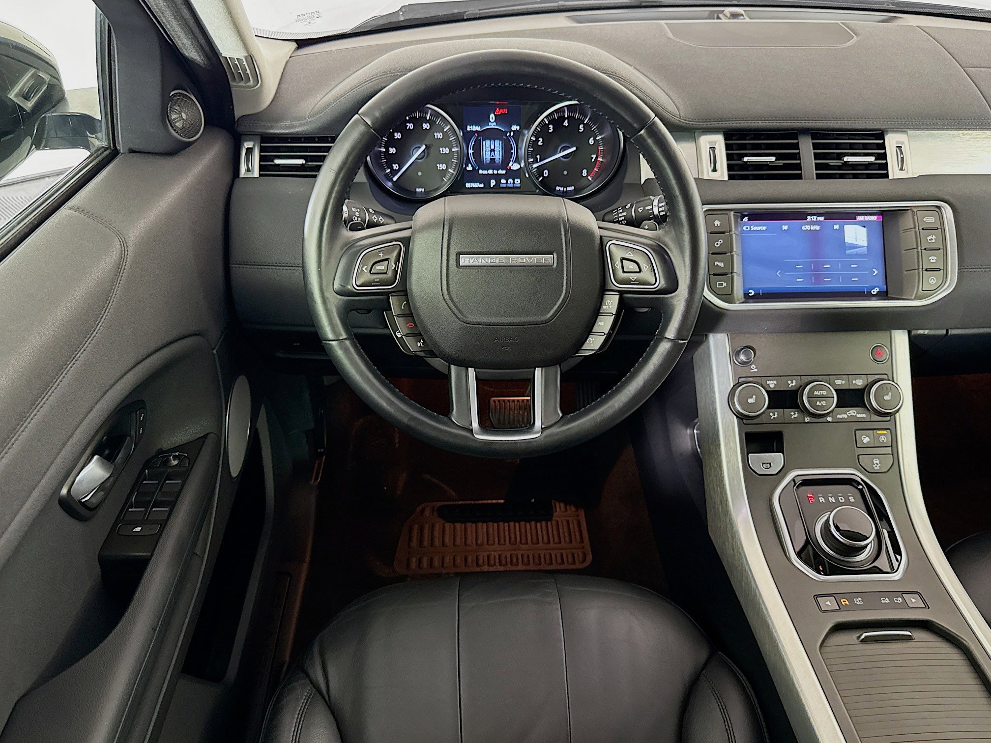 Used 2017 Land Rover Range Rover Evoque SE image 16